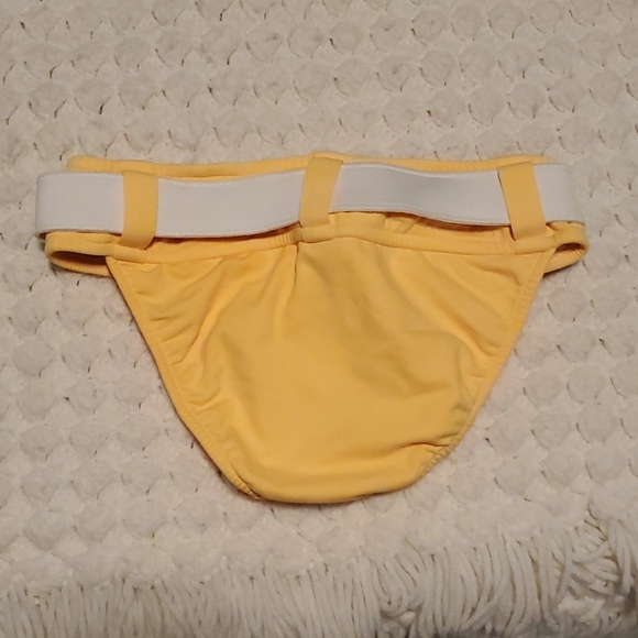 Bikini - Picture 3 of 5